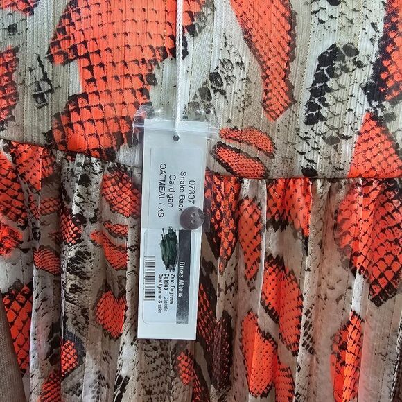 Zero degrees xs top nwt R7 - Picture 3 of 6